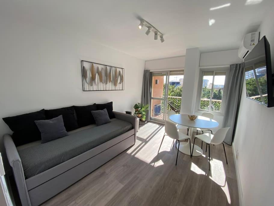 Apt Moderno Con Vistas, Recepcion 24 Hs Y Piscinas Benalmádena Kültér fotó
