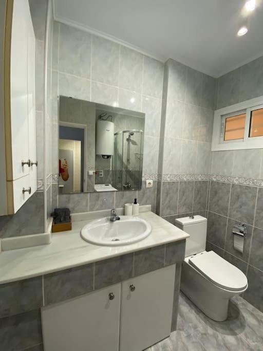 Apt Moderno Con Vistas, Recepcion 24 Hs Y Piscinas Benalmádena Kültér fotó