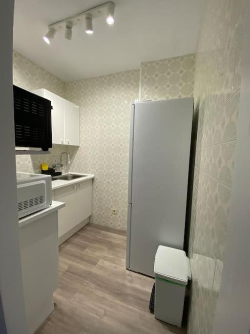 Apt Moderno Con Vistas, Recepcion 24 Hs Y Piscinas Benalmádena Kültér fotó