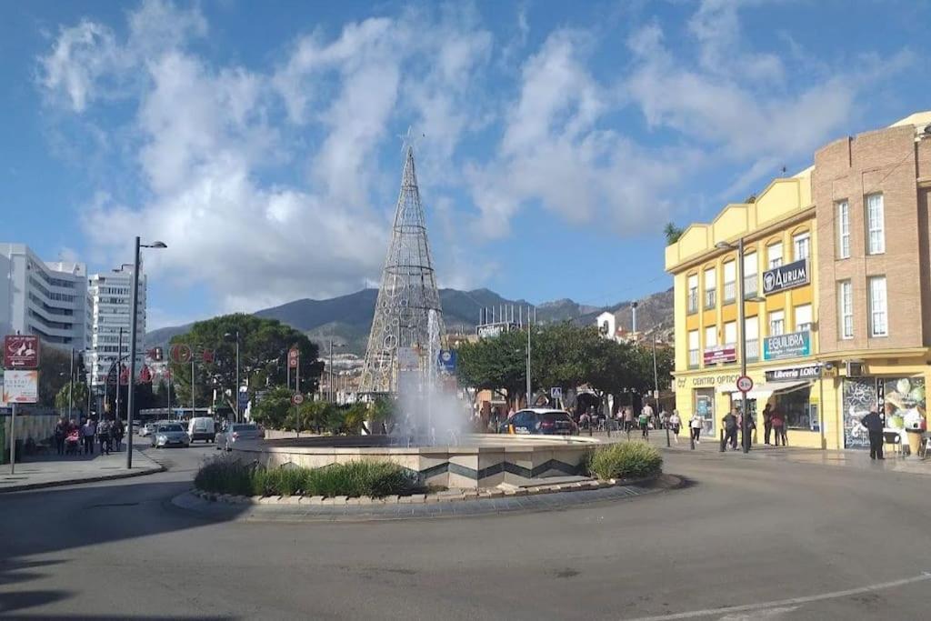 Apt Moderno Con Vistas, Recepcion 24 Hs Y Piscinas Benalmádena Kültér fotó