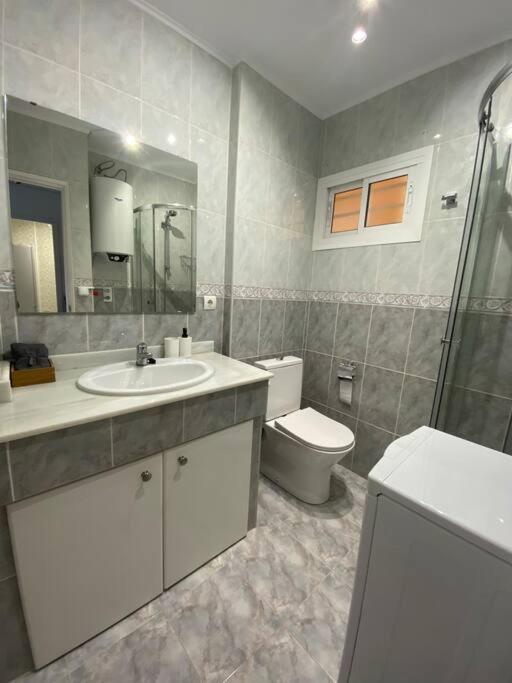 Apt Moderno Con Vistas, Recepcion 24 Hs Y Piscinas Benalmádena Kültér fotó