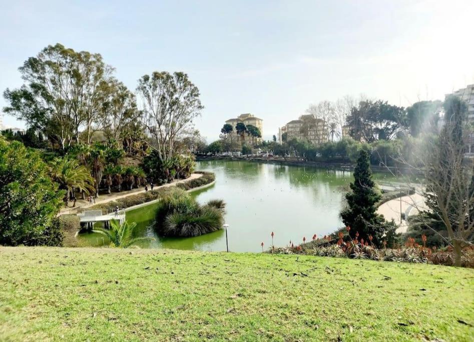 Apt Moderno Con Vistas, Recepcion 24 Hs Y Piscinas Benalmádena Kültér fotó